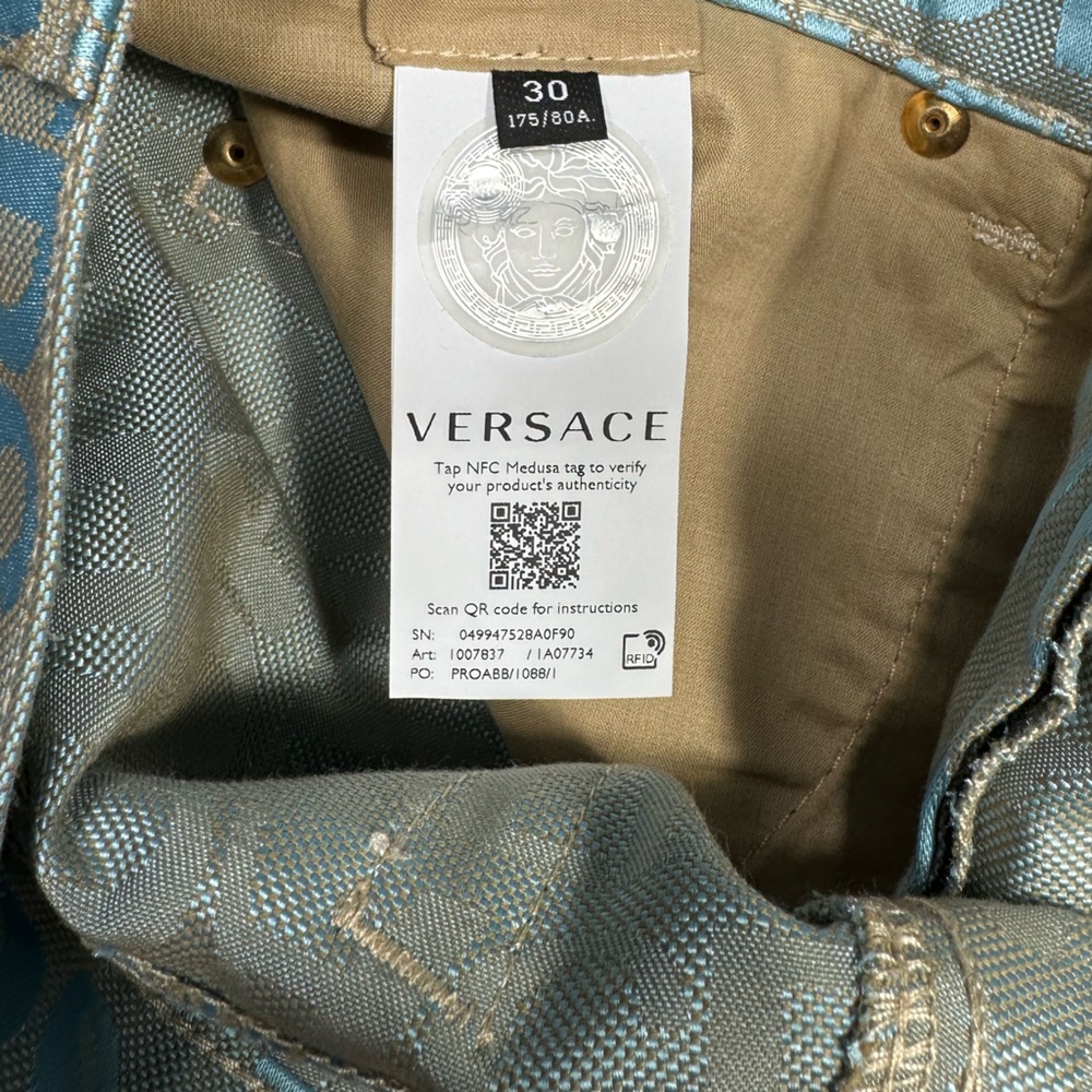 Versace - Picture 4 of 4